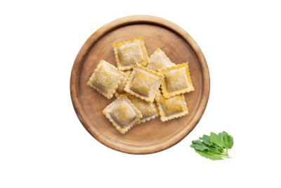 Ravioli freschi ripieni di borragine
