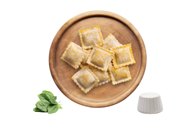 Ravioli freschi ripieni di ricotta e spinaci